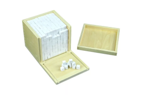 Moyo Montessori Moyo Montessori Krabička v tvare kocky s tisíckami kociek (1x1x1cm)