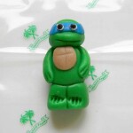 Figúrka na tortu žaba ninja 5cm Leonardo z kokosovej hmoty - Fagos - Fagos