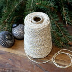 Chic Antique Jutový špagátik 160 m – White / Beige / Gold thread