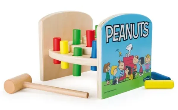 Small Foot Drevená zatĺkačka Peanuts