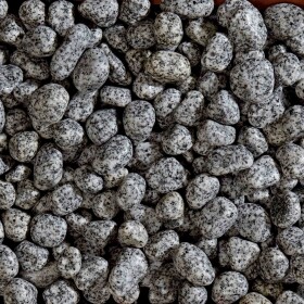 Granulati Zandobbio Okrasné kamene Granito Montorfano 15 - 25 mm 25 kg