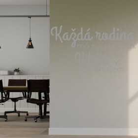 Veselá Stena Samolepka Každá rodina má svoj príbeh Farba: šedá, Veľkosť: 60 x 34 cm