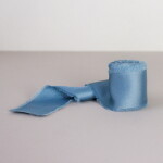 Bella Rose Saténová stuha 4 cm – Duck Blue (4,5 m)