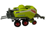 Mamido Traktor s tromi prívesmi žatvy sena zelený