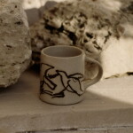 Ferm Living Kameninový hrnček Vuelo Cream 300 ml