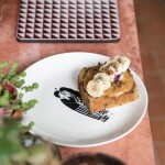 Helen b Porcelánový tanier Secret Kissers 23 cm