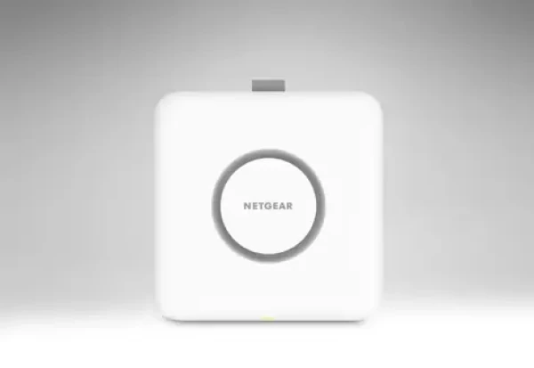 Netgear Insight WBE710 / Prístupový bod / Wi-Fi 7 / Trojpásmový / PoE / 2.5G (WBE710-100EUS)