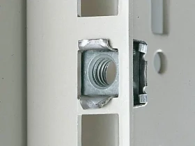 Rittal Klietka matica M5 strieborná / Klietka matica / 19" / hrúbka plechu 0,8-2 mm / s kontaktovaním / 50 ks (2094500)