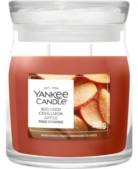 Yankee Candle Signature Sugared Cinnamon Apple stredná / Vonná sviečka / 2 knôty / 35-50 hod. / Sladké a korenené