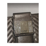 Outlet - GUESS kabelka Night Twist Wristlet pewter Sivá