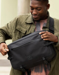 Chrome Industries Kadet Max WP Black