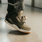 Tenisky Air Jordan 3 Retro Medium Olive/ Sequoia-Neutral Olive-Sail EUR 40