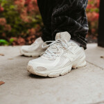 Tenisky New Balance 740 Bisque EUR 45.5