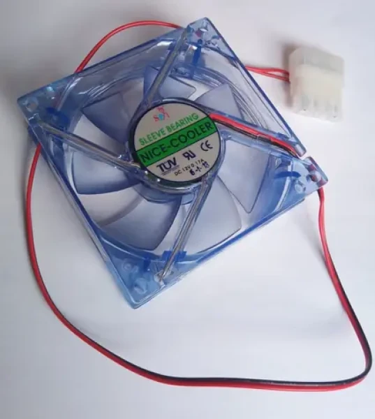 Ventilátor 80x80x25 mm modrý presvetlený / Ventilátor do PC / 12V/0,17A / Molex (841451901082)