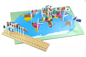 Moyo Montessori Moyo Montessori Svet - mapa s vlajkami (na stojane)