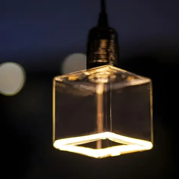 SEGULA LED Floating Cube 86 číra / Žiarovka / E27 / 4,5 W (28 W) / 300lm / 2200K / stmievateľná / G (55001)
