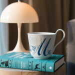 Royal Copenhagen Porcelánový hrnček Alphabet 330 ml – M