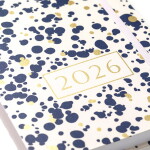 Busy B Denný diár Navy Spatter Day a Page A5 – 2026