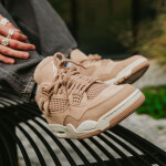 Tenisky Air Jordan 4 Retro "Cozy Girl" (HV0823-200) Hemp/ Lt Orewood Brn EUR 39