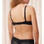 Dámska čipkovaná podprsenka Body Make-Up Illusion WP - Triumph černá (0004) 070F