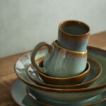 MADAM STOLTZ Kameninový hrnček Green Reactive Glaze 200 ml