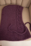 Dámska čiapka s kapucňou a pleteným vzorom tmavo fialová UNI