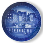 Royal Copenhagen Porcelánový talíř Blue Collectibles 2026 The Marble Bridge Ø 18 cm
