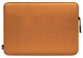 Incase Compact Sleeve Cognac Amber / Puzdro pre Apple MacBook Air 13" a Pro 13" (INMB100641-CGA)