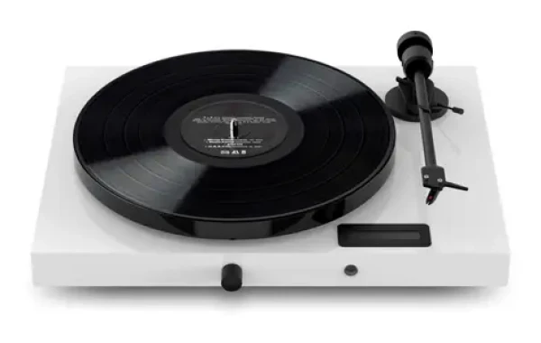 Pro-Ject JukeBox E1 + OM5e white / Gramofón / Silikónový remienok / Bluetooth / 2x 50W (9pjukee1w)