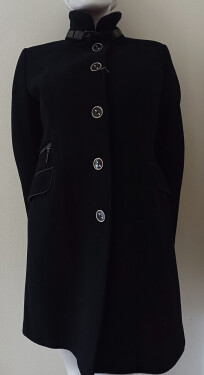 Dámsky kabát na gombíky M49032 - Riverine 40 černá