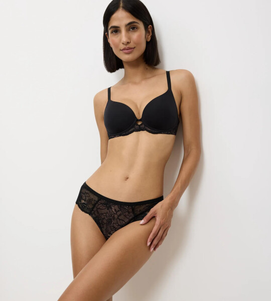 Triumph Amourette Charm - hladká podprsenka s kosticami a výplňou Triumph BLACK 85E