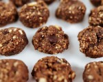 Vilgain Mini Cookies BIO – kešu, čokoláda a vlašské orechy 100 g