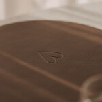 Eulenschnitt Oboustranné prostírání Heart Brown Ø 35 cm
