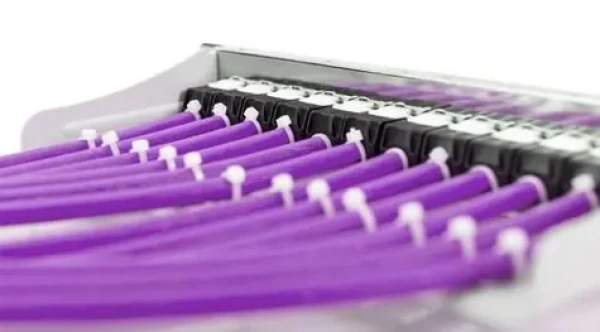Digitus fialová / Inštalačný kábel / Cat6 U/UTP / 305 m / drôt AWG23/1 / LSZH (DK-1613-VH-305)