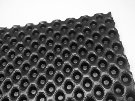 Nopová fólia – GXP PLUS 500 g/m², výška nopu 8 mm, 1×20 m [20 m²]