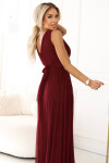 637-1 Dlhé večerné šaty s brokátovým akcentom a hlbokým výstrihom - bordové UNI