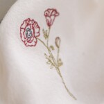 Ib Laursen Vyšívaný obrúsok Butter Cream / Poppy Flower