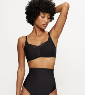 TRIUMPH SHAPE SMART - Podprsenka s kosticami s technológiou Fit Smart a tkaninou 4D Triumph BLACK 4