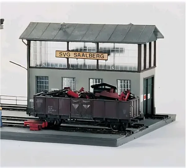 Piko 61101 Authentic Edition - Servisná dielňa vrakoviska lokomotív