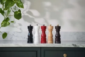 ColeMason London Mlynček na soľ - čierna lesklá / výška 18 cm / bukové drevo / keramický mechanizmus (H233096)