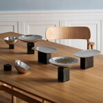 GEJST Servírovacia tácka na podstavci Sapoto Black