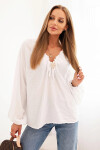 Dámska blúzka z viskózy s volánovým výstrihom a zdobením biela UNI