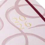 Busy B Denný diár Pink Ribbon Day a Page A5 – 2026