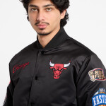 Bunda Mitchell & Ness NBA Blackout Heavyweight Satin Jacket Chicago Bulls Black L
