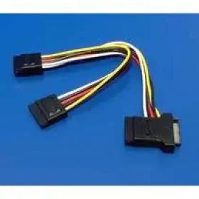 Wiretek Rozdvojka napájania SATA 1x -gt; 3x (11.03.1041)