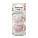 Tommee Tippee Cumlík Ultimate Fit Girl 0-6 m / Silikónový / Ortodontický tvar / 2 ks