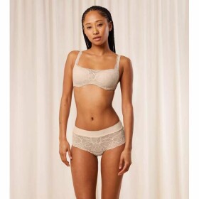 Dámske body Make-Up Illusion Lace Shorty - Triumph naze béžová (00NZ) 0038