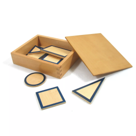 Moyo Montessori Moyo Montessori Základne pre geometrické telesá s krabičkou