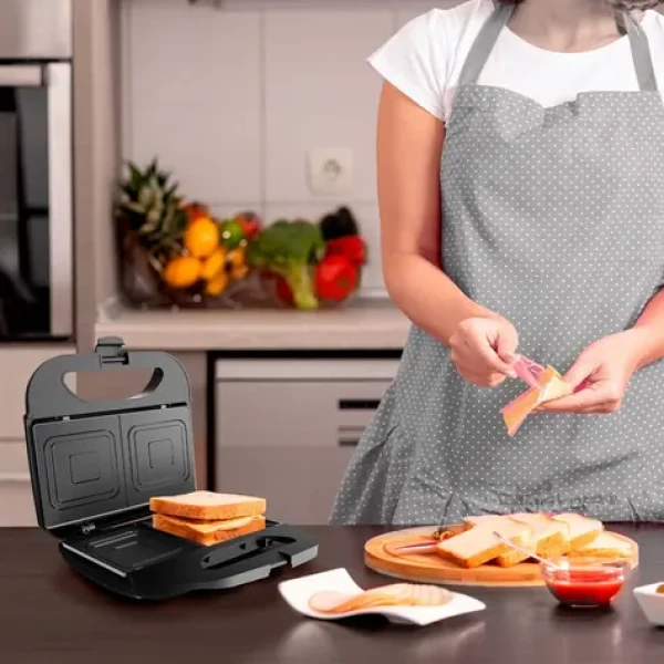 Black+Decker BXSA753E čierna, nerez / Sendvičovač / 750 W / 2 sendviče (ES9680140B)