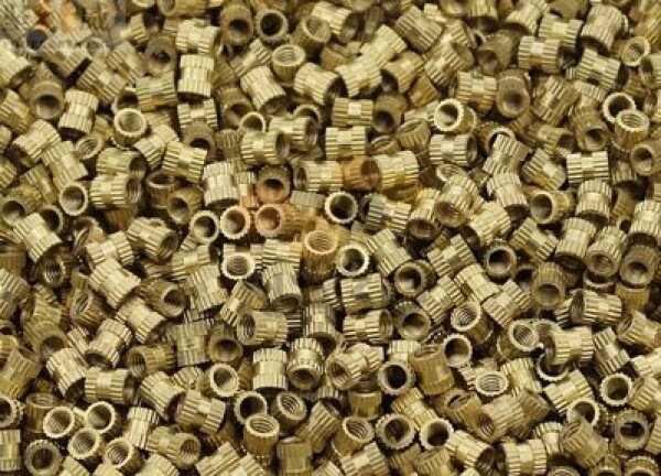 Závitová vložka M3x4mm 10 ks